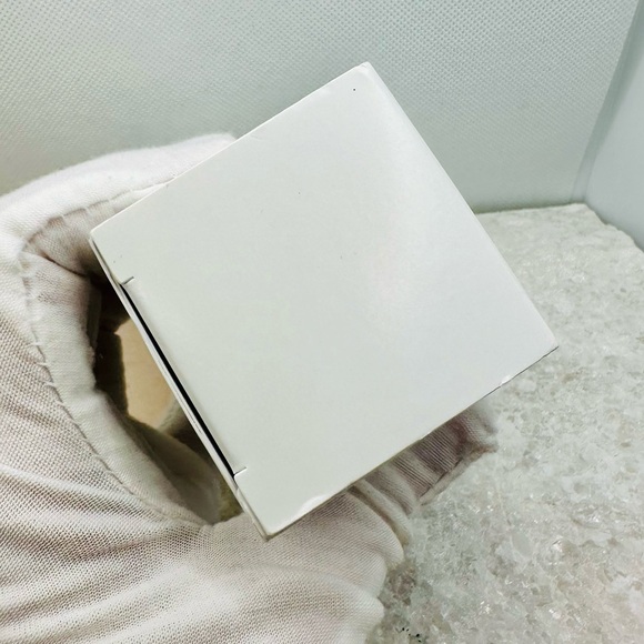 NEW! Murad Clarifying Oil-Free Water Gel - Step 3 - Picture 9 of 10